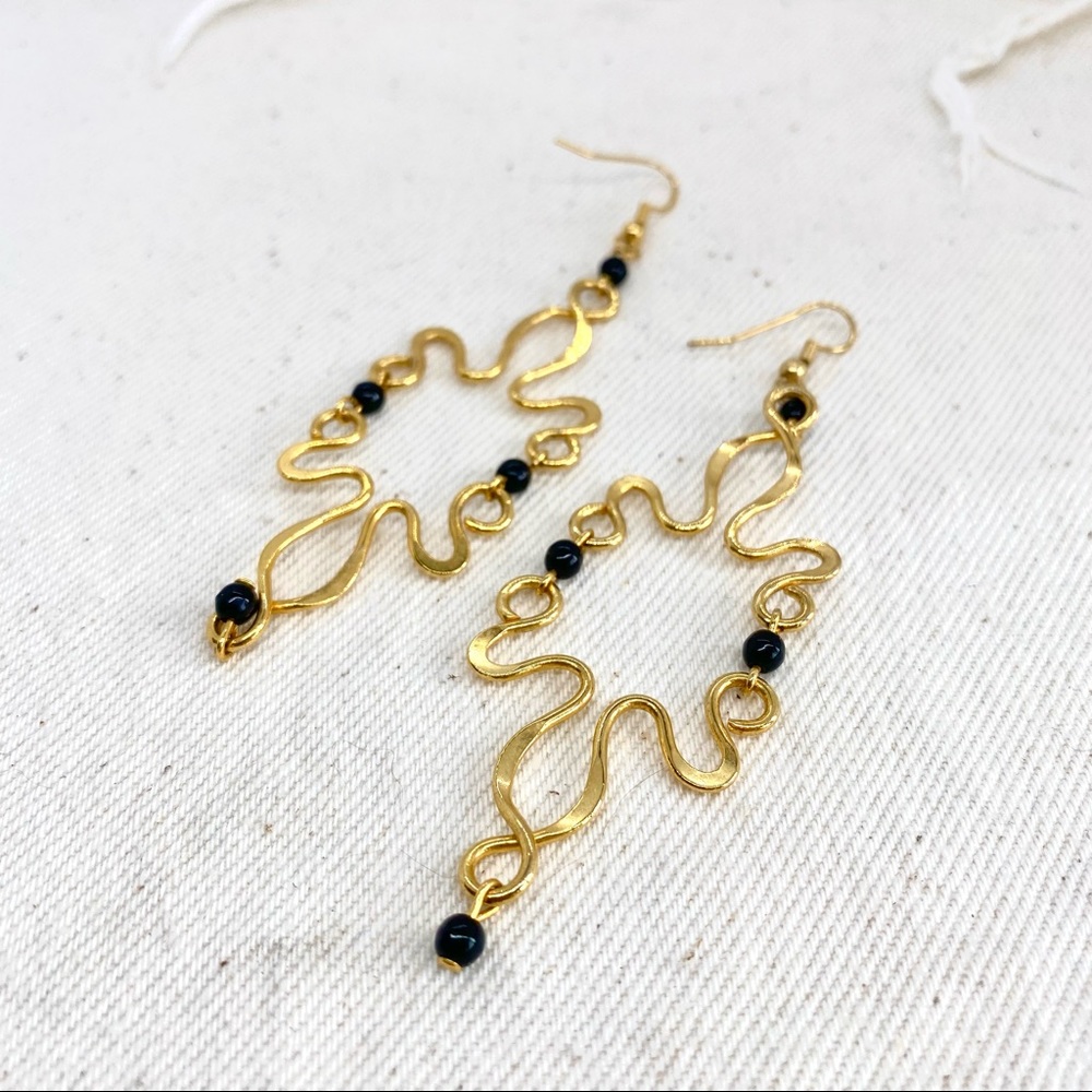 Vintage goldtone dangly earrings for pierced ears
